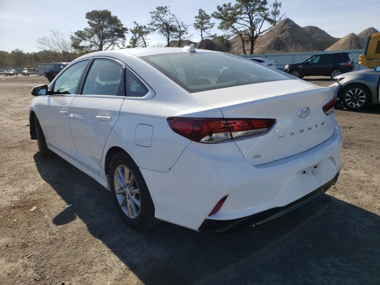 Photo 3 from auction – 2018 HYUNDAI SONATA SE with VIN 5NPE24AF4JH722683