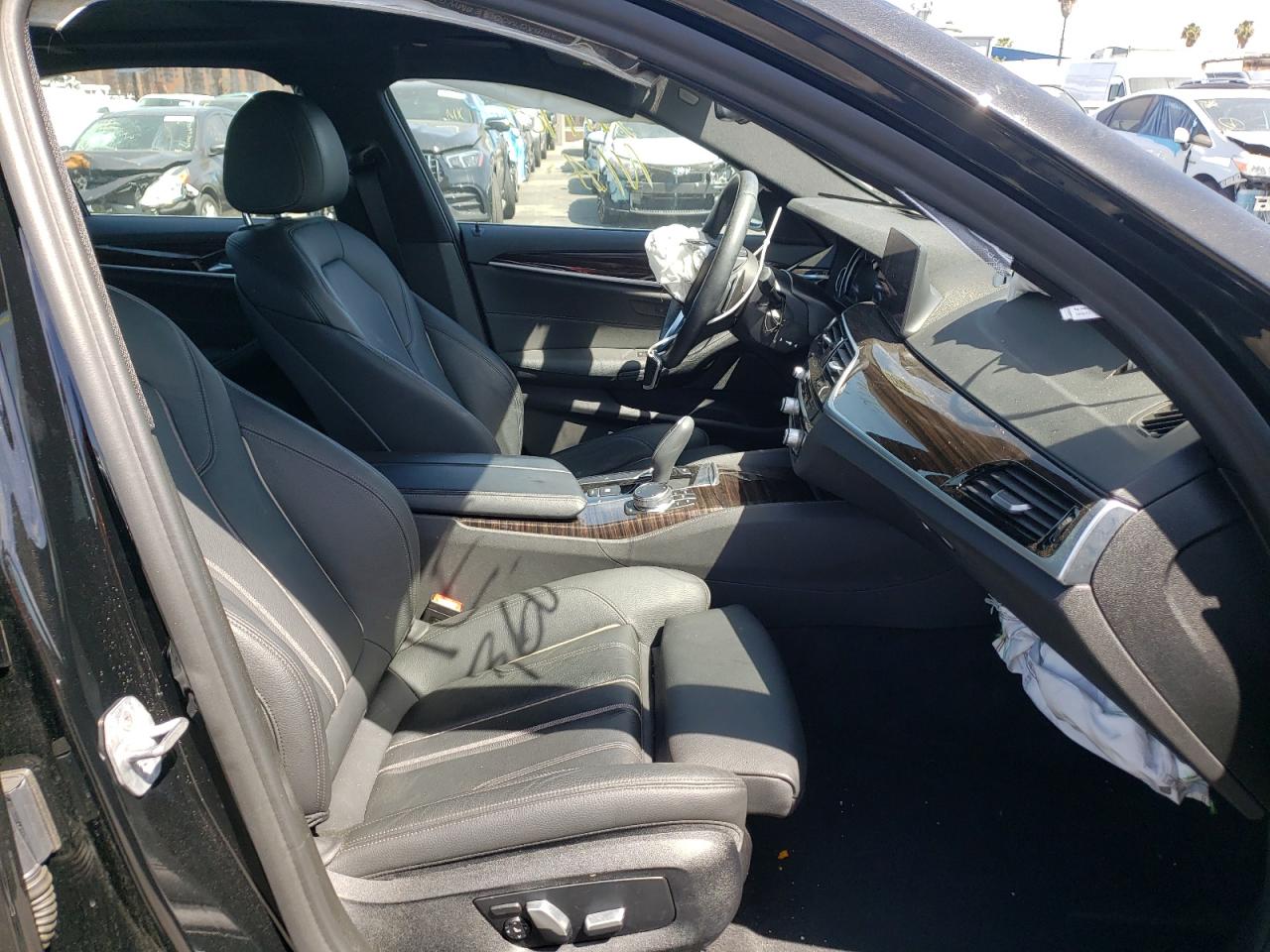 Photo 5 from auction – 2019 BMW 540 I with VIN WBAJE5C52KWW47099