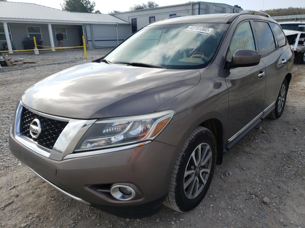 Photo 2 from auction – 2013 NISSAN PATHFINDER with VIN 5N1AR2MM0DC656752