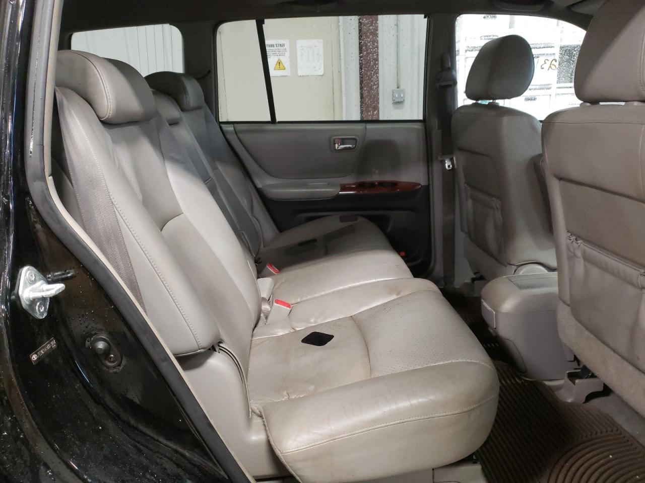 Photo 6 from auction – 2006 TOYOTA HIGHLANDER with VIN JTEDW21A160013914