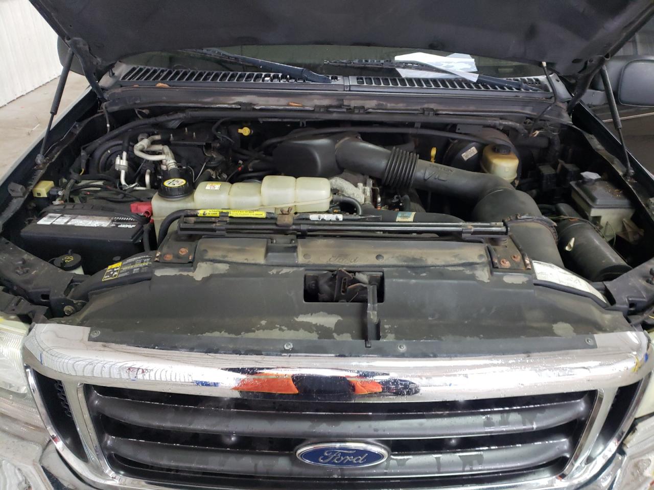 Photo 7 from auction – 2002 FORD EXCURSION with VIN 1FMNU43S92EB46252