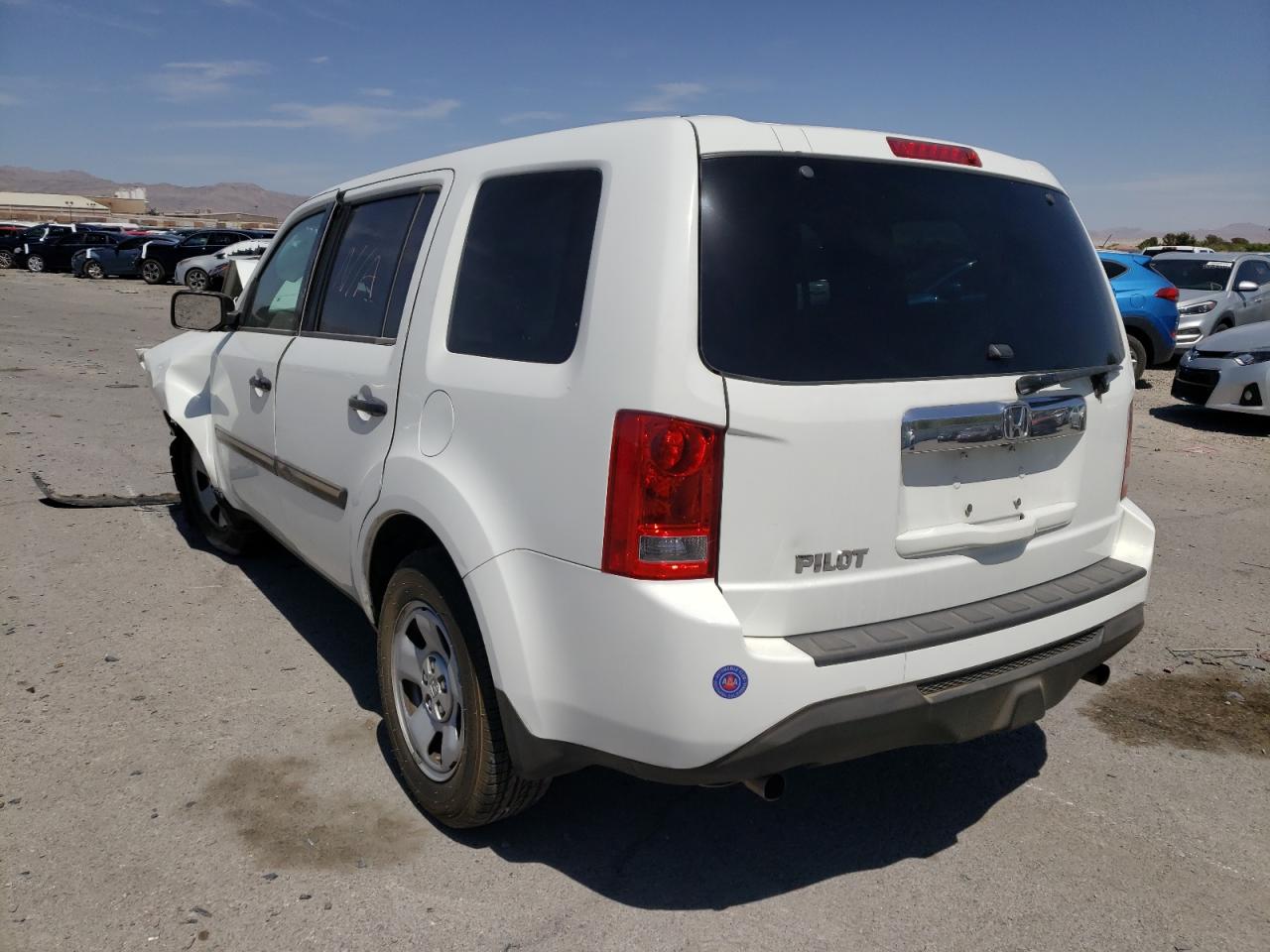 Zdjęcie 3 z aukcji – 2015 HONDA PILOT LX z VIN 5FNYF3H22FB013464
