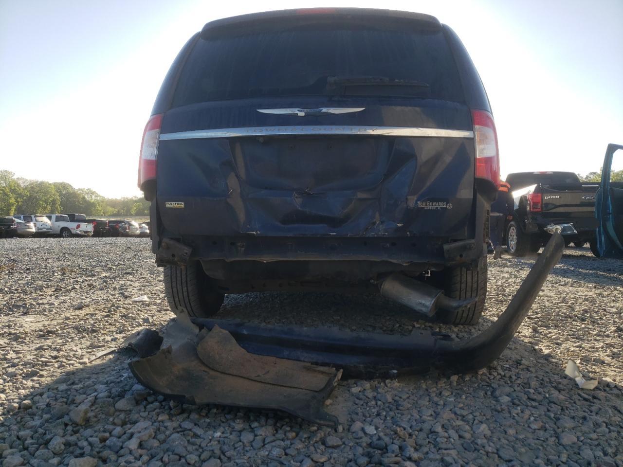 Photo 9 from auction – 2014 CHRYSLER TOWN & COU with VIN 2C4RC1BG6ER387360