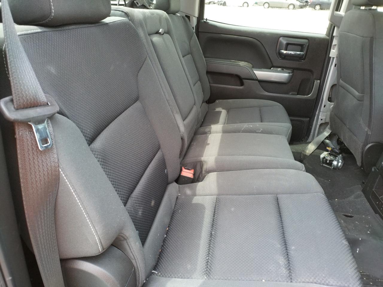 Photo 6 from auction – 2018 CHEVROLET SILVERADO with VIN 3GCUKREC3JG641045