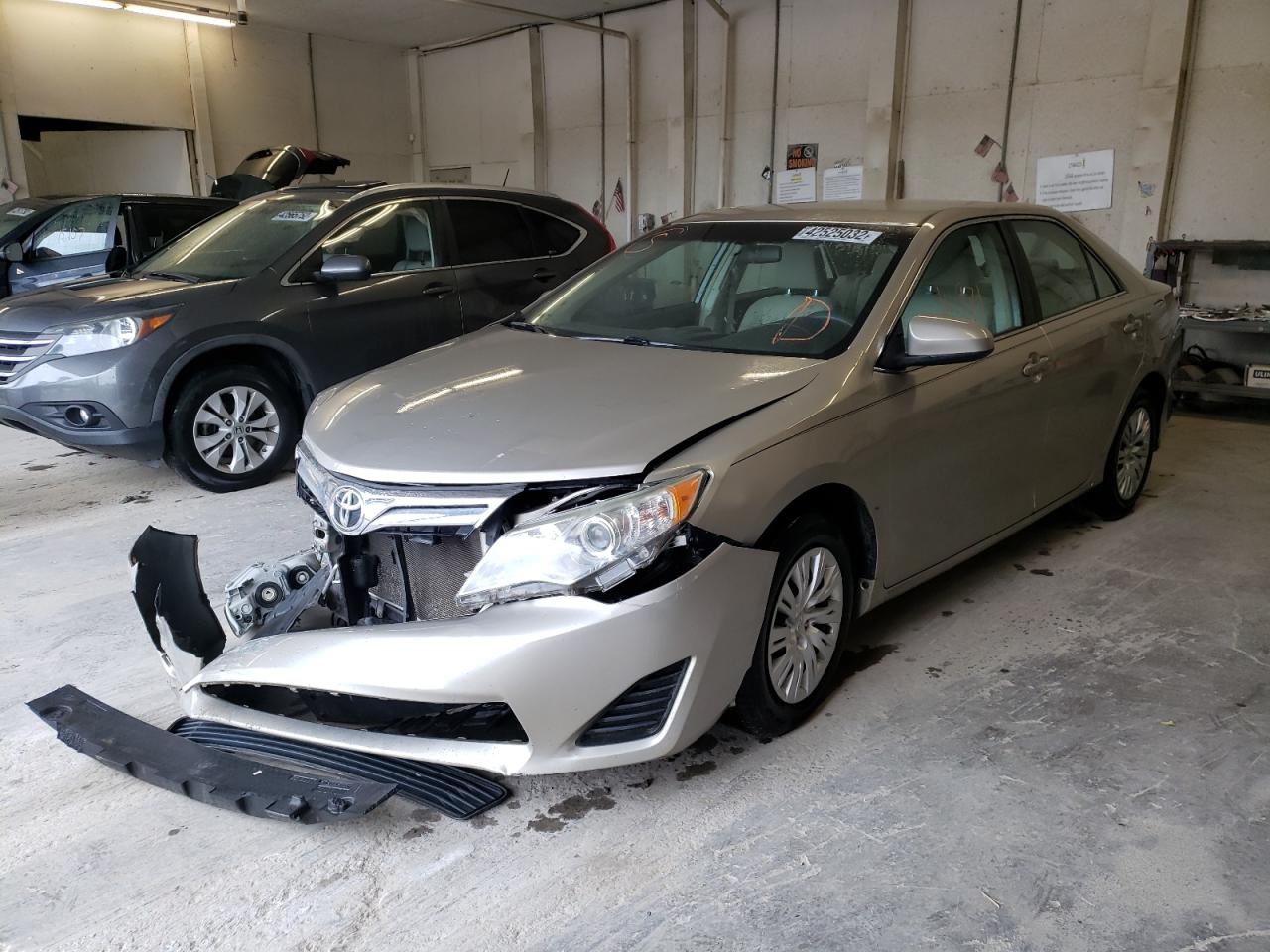 Photo 2 from auction – 2013 TOYOTA CAMRY L with VIN 4T1BF1FK0DU246675