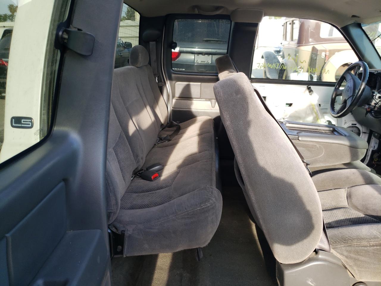 Photo 6 from auction – 2005 CHEVROLET SILVERADO with VIN 1GCEC19Z15Z196487