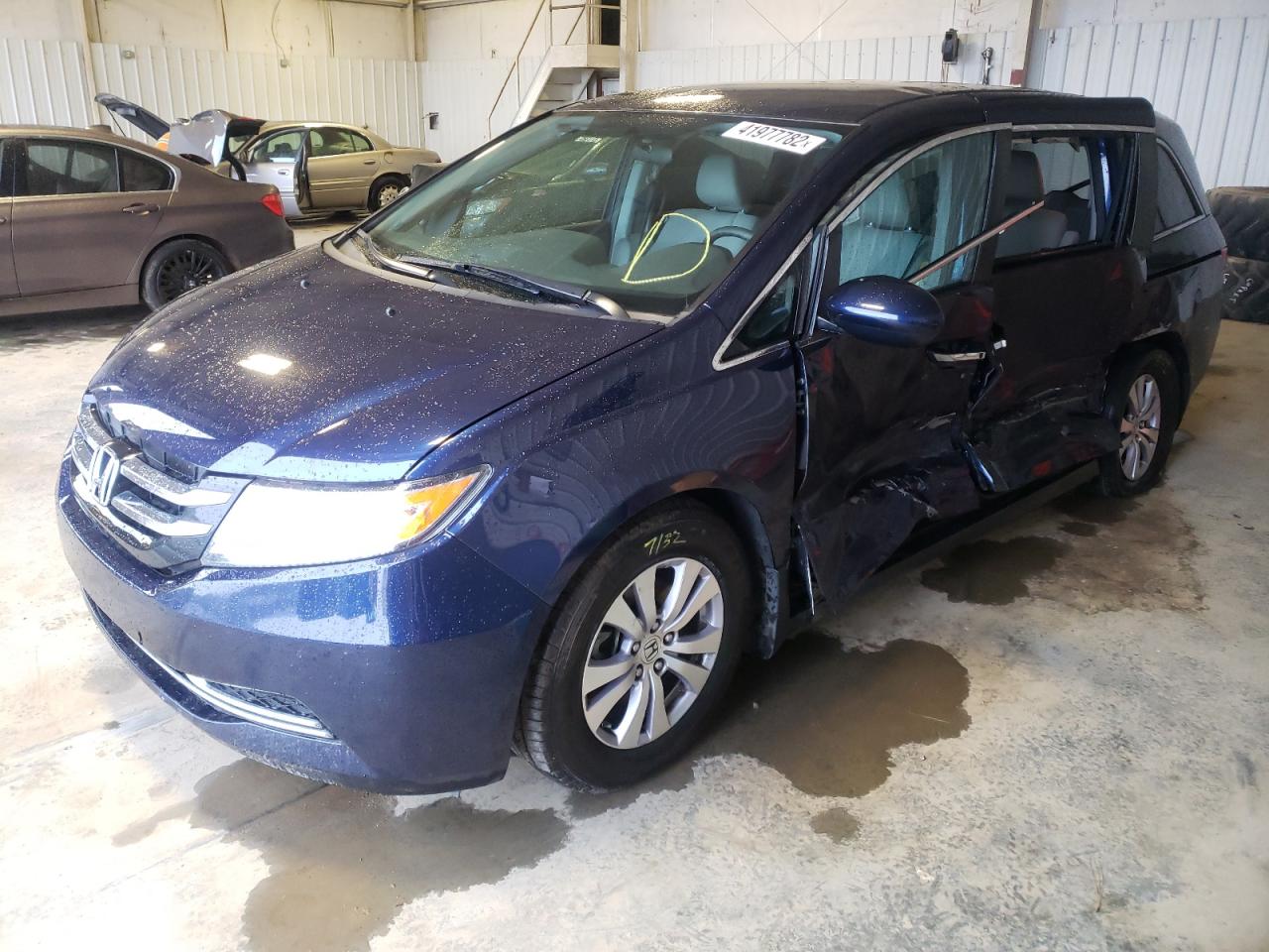 Photo 2 from auction – 2016 HONDA ODYSSEY SE with VIN 5FNRL5H35GB008634