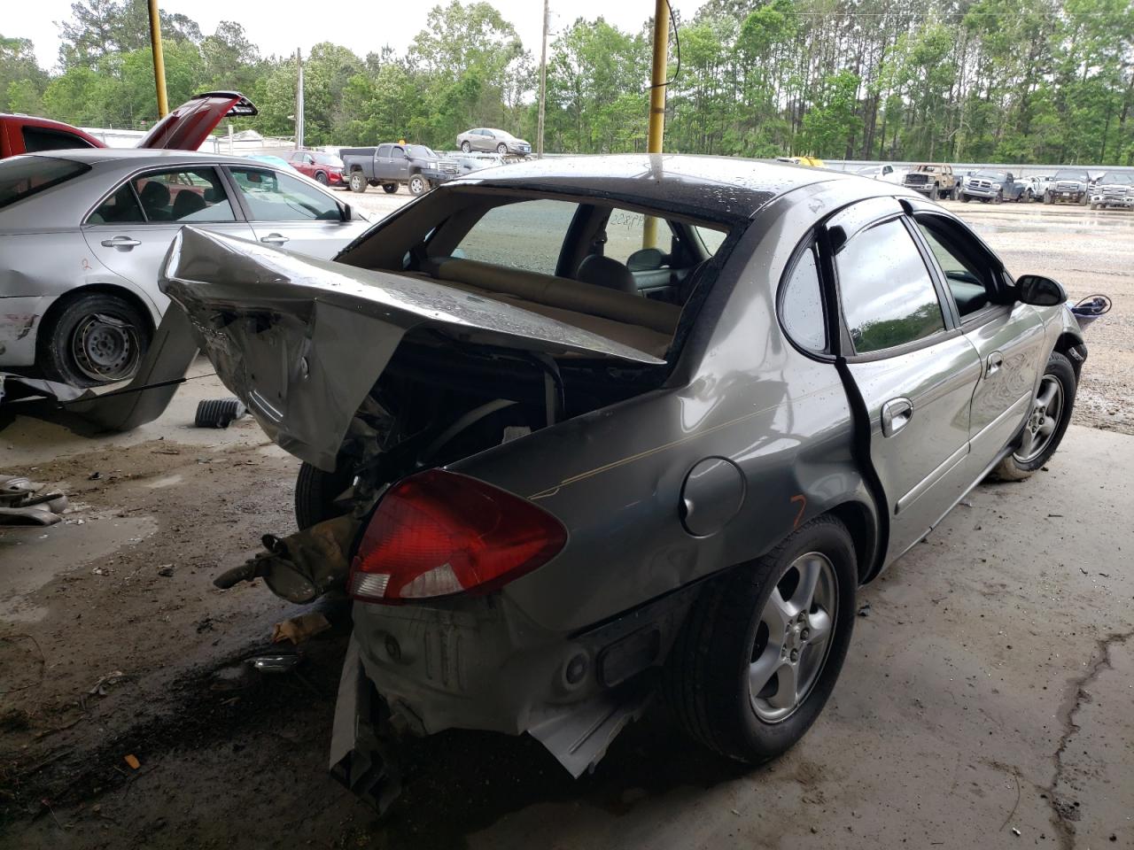 Photo 4 from auction – 2003 FORD TAURUS SES with VIN 1FAFP55273A193183