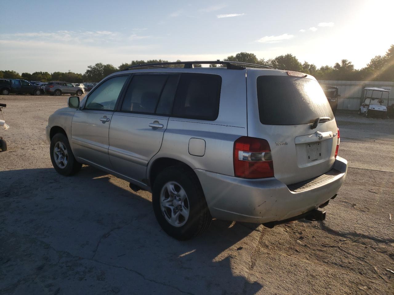 Photo 3 from auction – 2005 TOYOTA HIGHLANDER with VIN JTEGD21A350123543