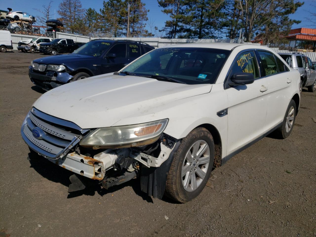 Photo 2 from auction – 2011 FORD TAURUS SE with VIN 1FAHP2DW0BG165734