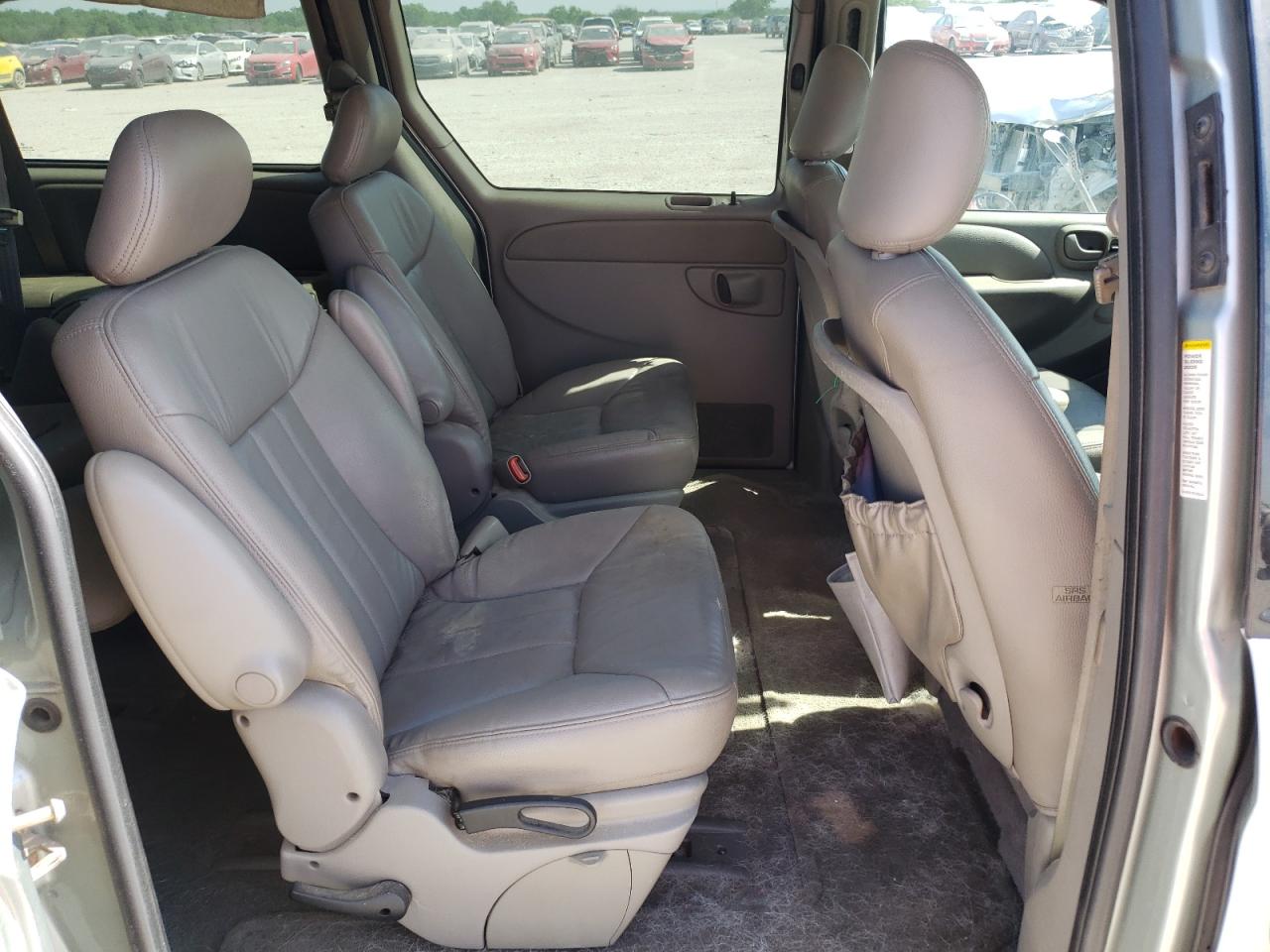 Photo 6 from auction – 2003 CHRYSLER TOWN & COU with VIN 2C8GP54L83R159045