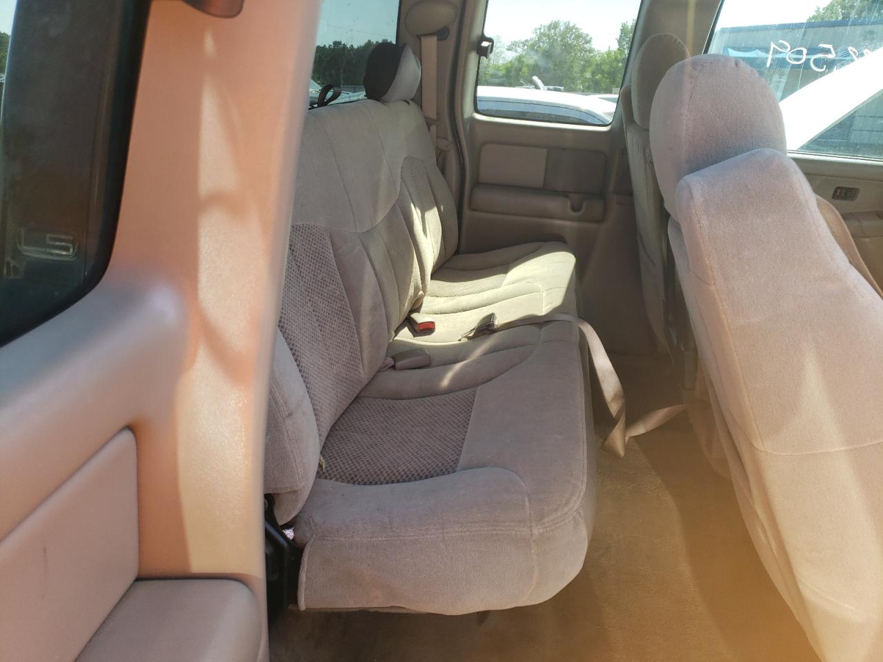 Photo 6 from auction – 2002 CHEVROLET SILVERADO with VIN 1GCEK19T32E276181