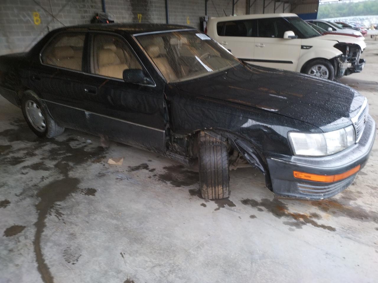 Photo 9 from auction – 1993 LEXUS LS 400 with VIN JT8UF11E6P0183512
