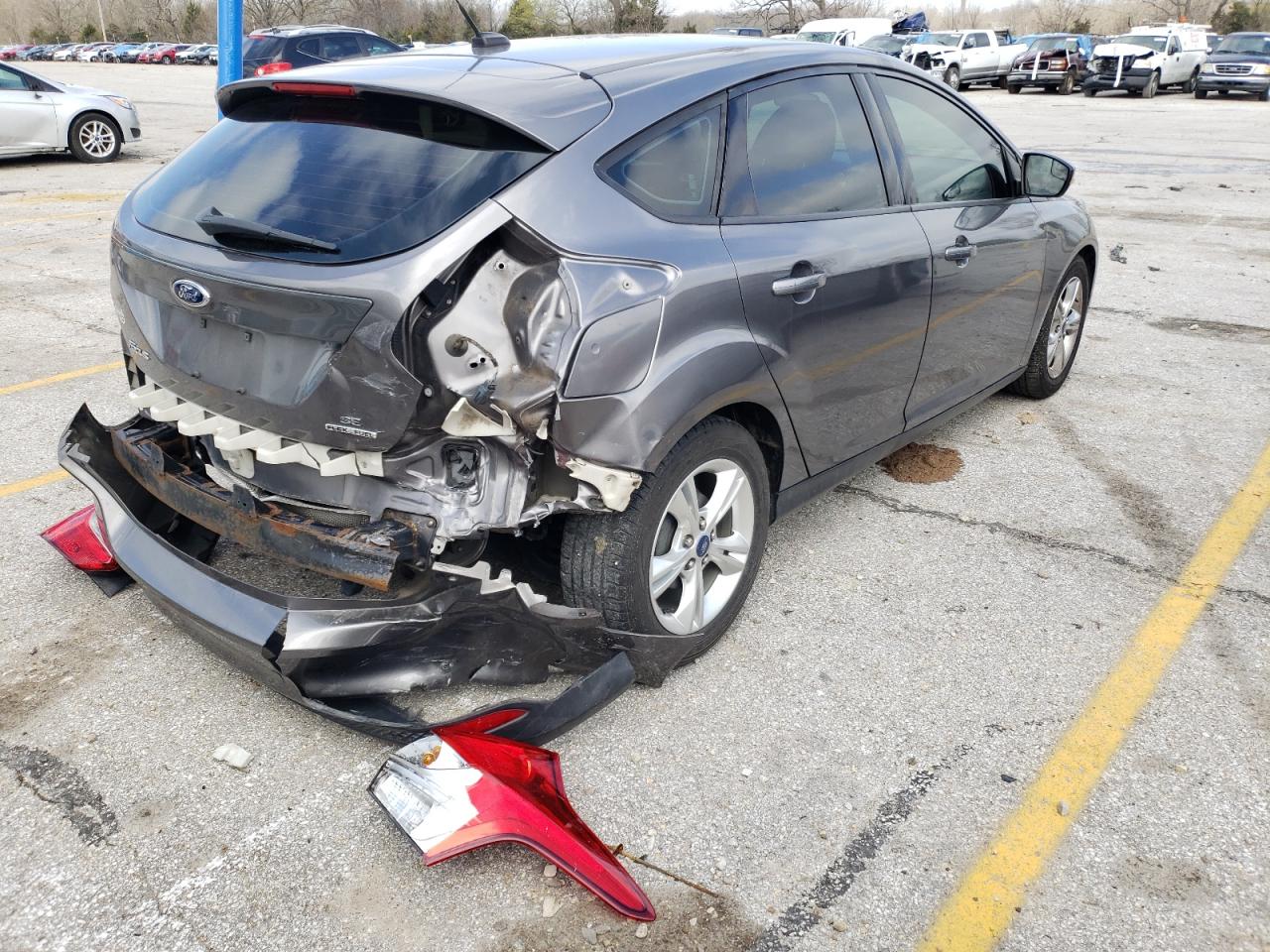 Photo 4 from auction – 2014 FORD FOCUS SE with VIN 1FADP3K27EL143942