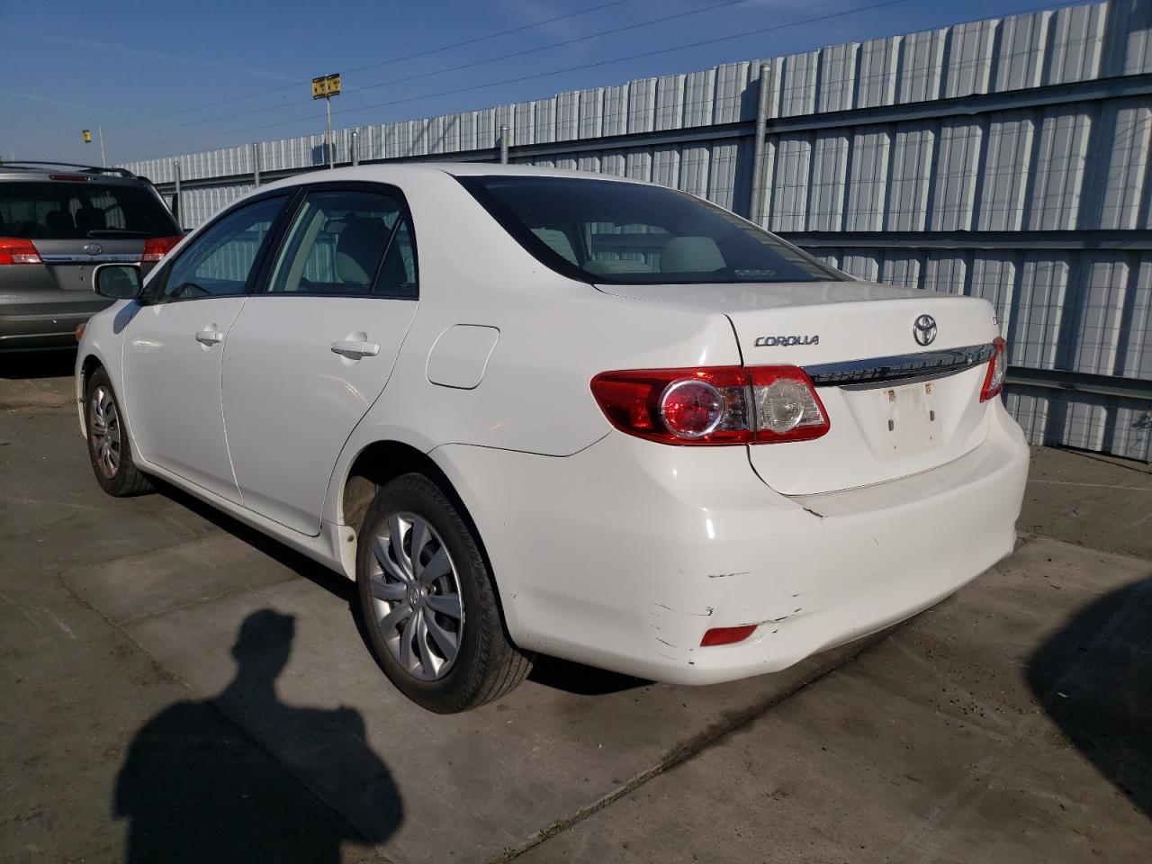 Photo 3 from auction – 2013 TOYOTA COROLLA BA with VIN 2T1BU4EE9DC008974