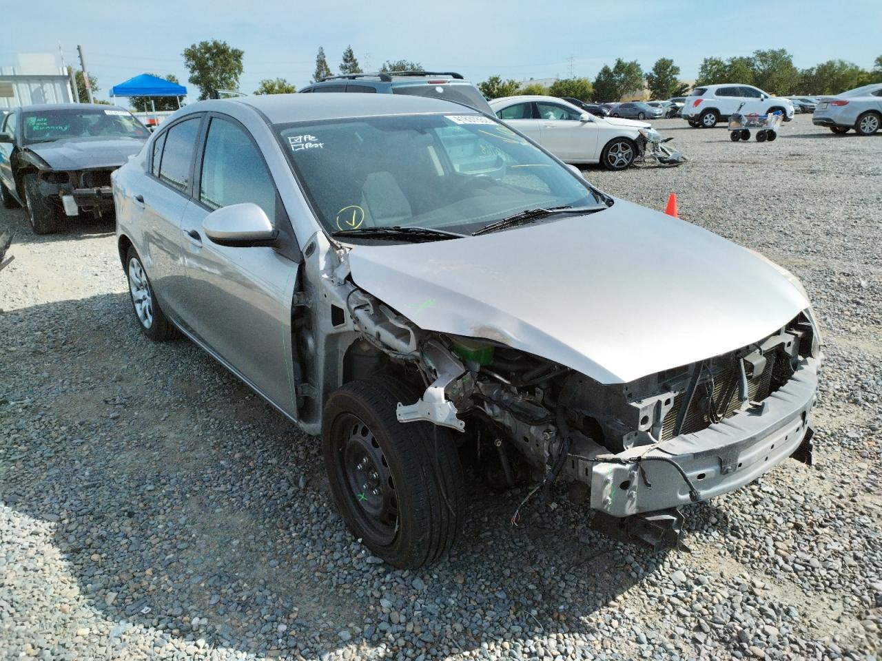 MAZDA 3 I 2011 with VIN JM1BL1UG5B1440354 - Photo from auction