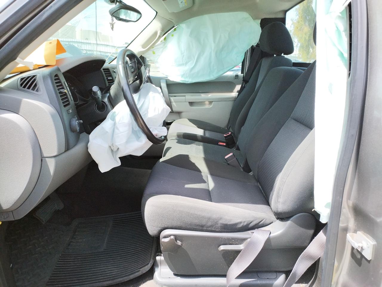 Photo 5 from auction – 2013 CHEVROLET SILVERADO with VIN 1GCNCPEA9DZ244819