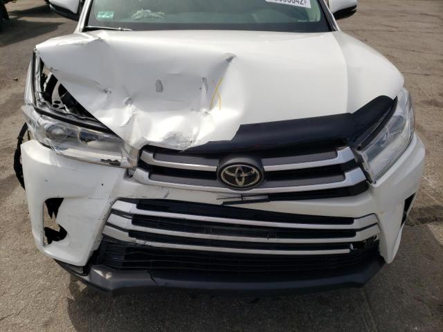 Photo 7 from auction – 2018 TOYOTA HIGHLANDER with VIN 5TDJZRFHXJS880604