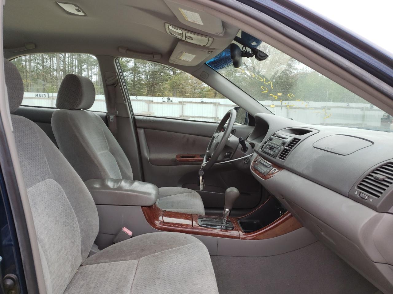 Photo 5 from auction – 2002 TOYOTA CAMRY LE with VIN 4T1BE30K12U513617