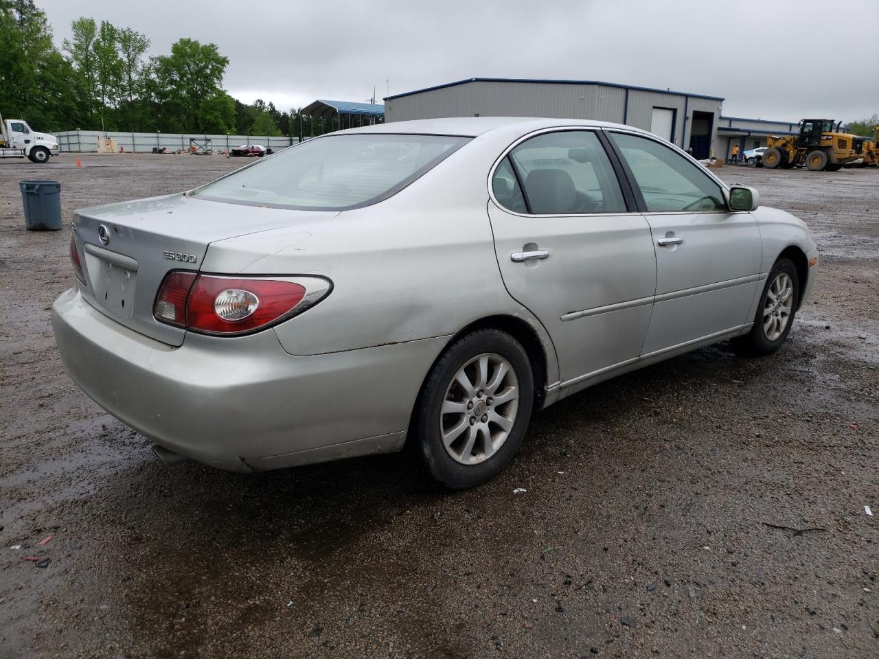 Photo 4 from auction – 2002 LEXUS ES 300 with VIN JTHBF30GX20007027