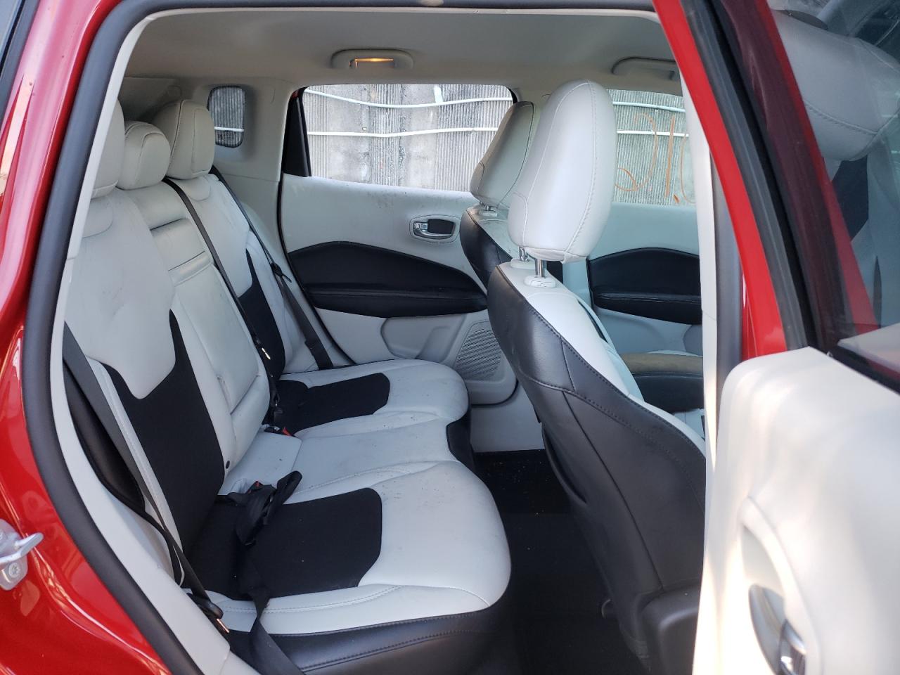 Foto 6 de la subasta – 2018 JEEP COMPASS LA con VIN 3C4NJCBB1JT461280