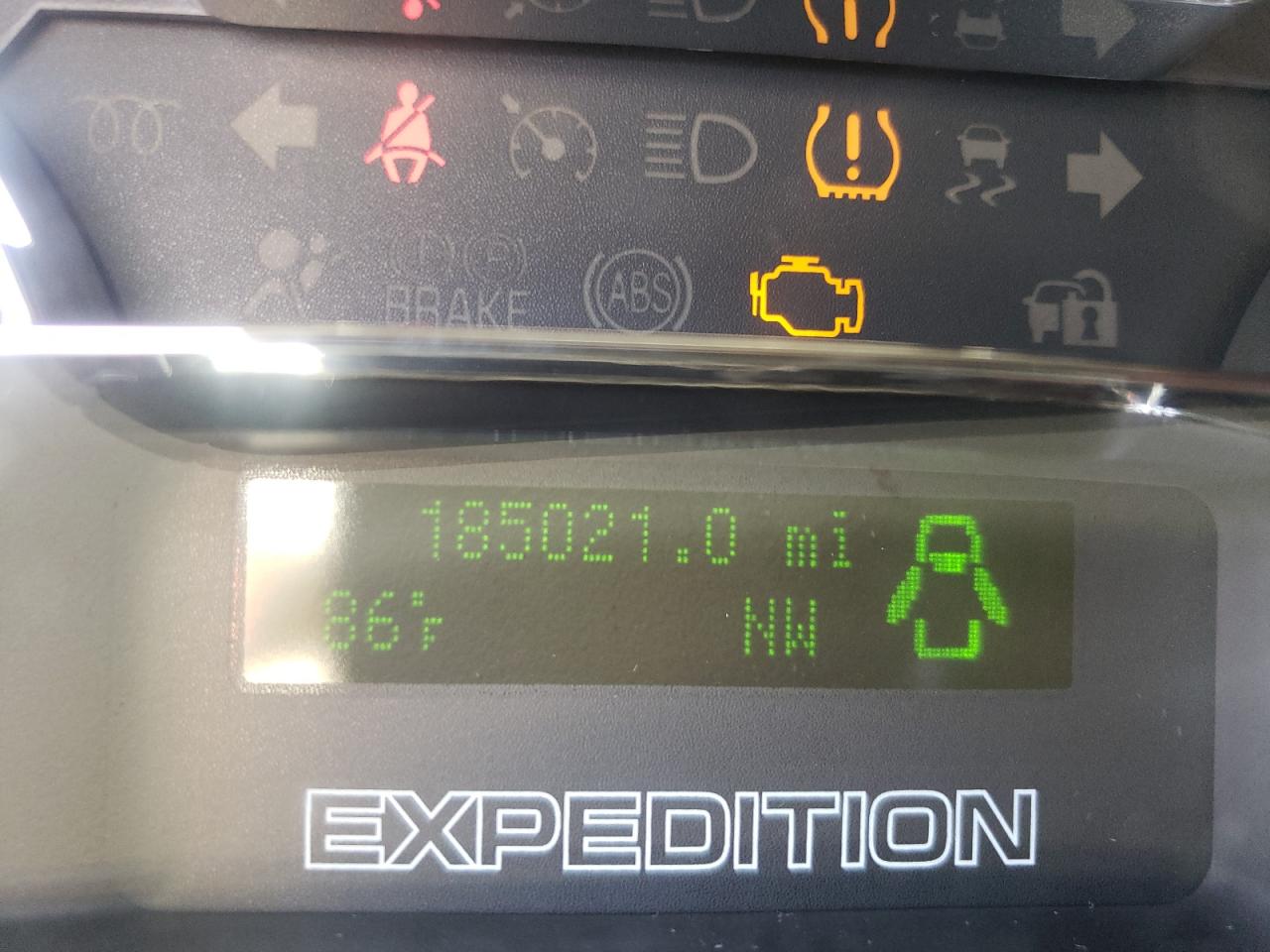 Photo 8 from auction – 2010 FORD EXPEDITION with VIN 1FMJU1F50AEA76478