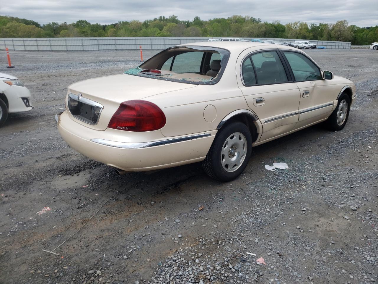 Photo 4 from auction – 1998 LINCOLN CONTINENTA with VIN 1LNFM97V7WY707655