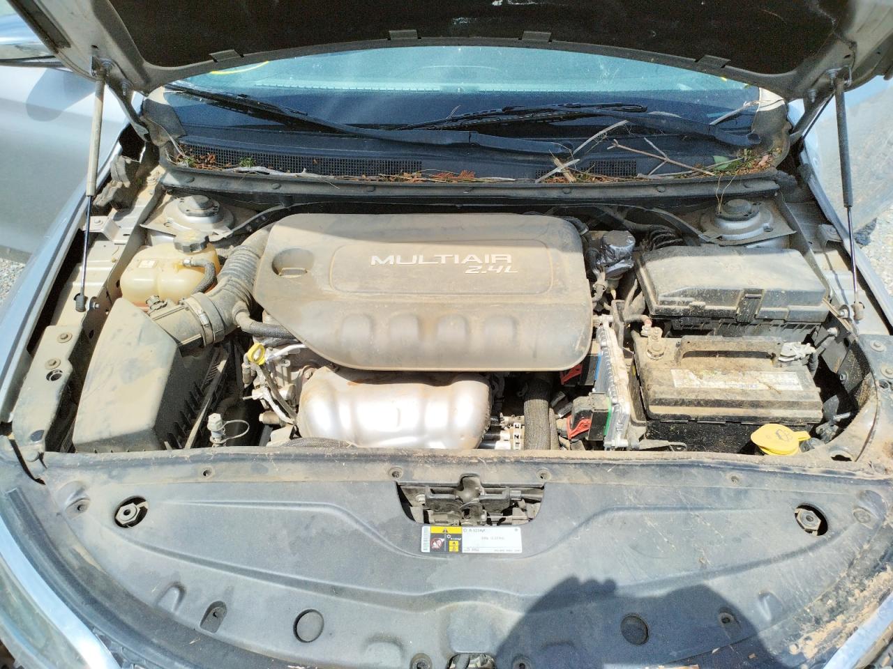 Photo 7 from auction – 2015 CHRYSLER 200 LIMITE with VIN 1C3CCCAB3FN608102