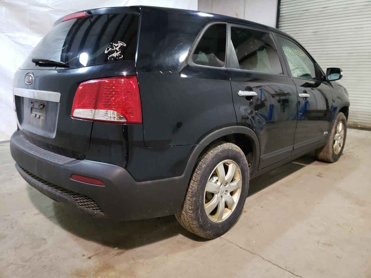 Photo 4 from auction – 2012 KIA SORENTO BA with VIN 5XYKTCA64CG203041