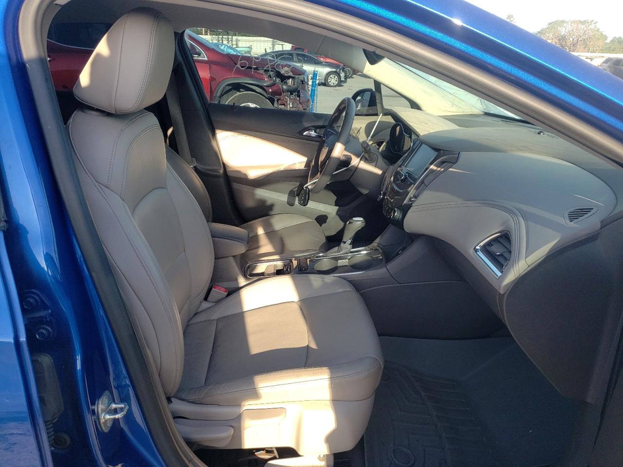 Photo 5 from auction – 2017 CHEVROLET CRUZE PREM with VIN 3G1BF6SM5HS576142