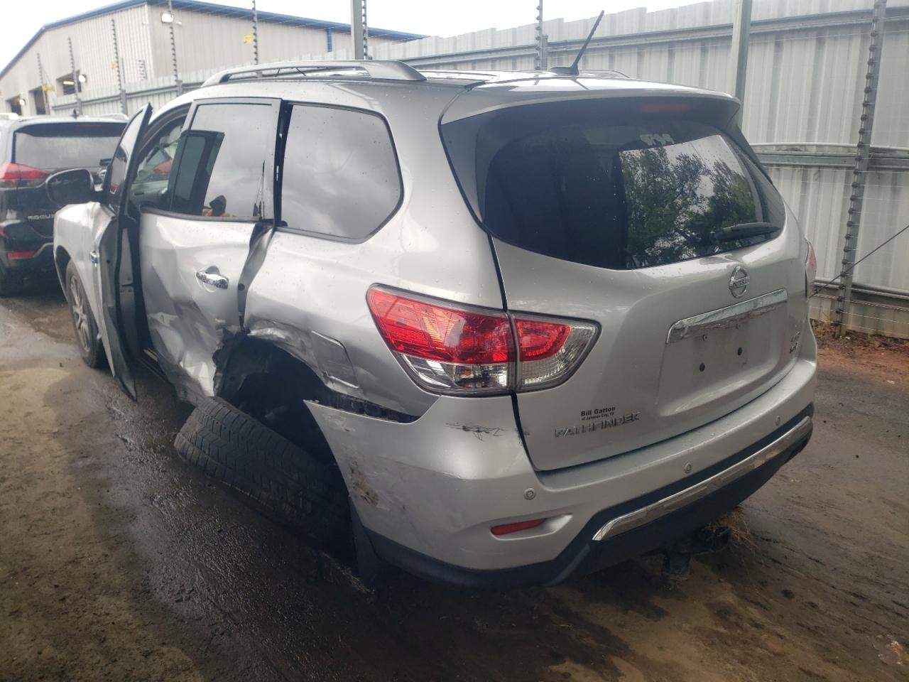 Photo 3 from auction – 2014 NISSAN PATHFINDER with VIN 5N1AR2MM4EC634920