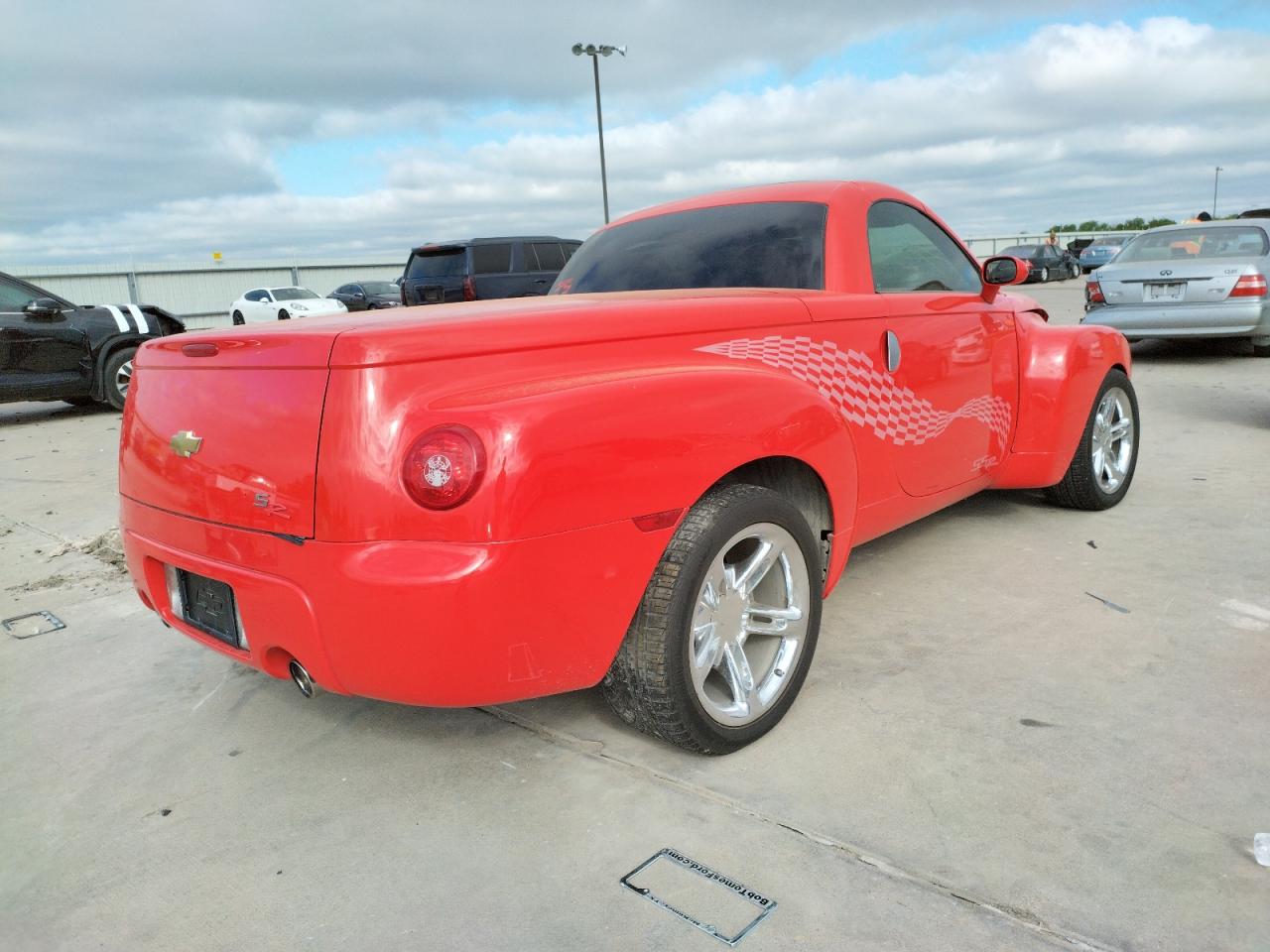 Photo 4 from auction – 2004 CHEVROLET SSR with VIN 1GCES14P44B113943