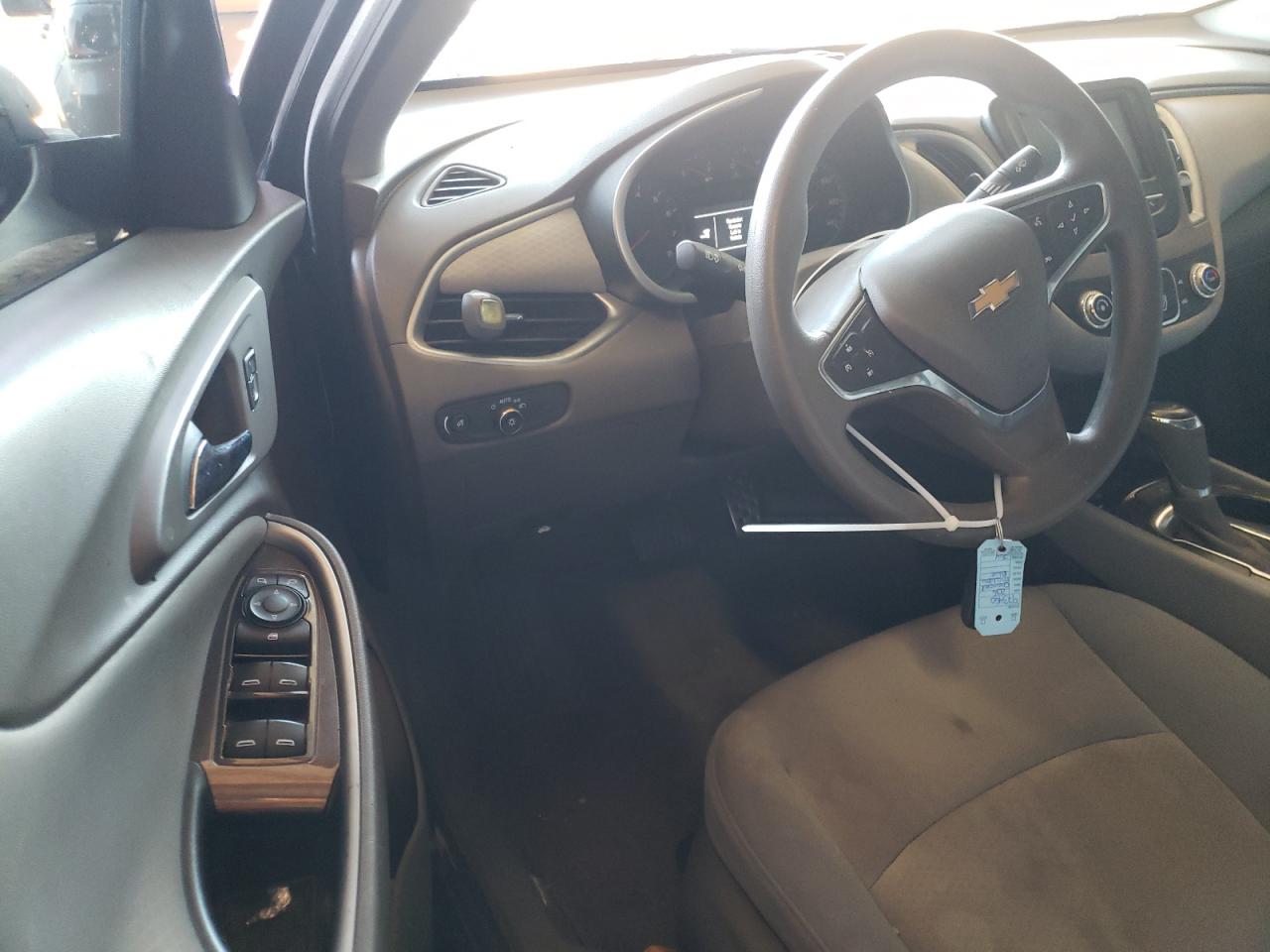 Photo 9 from auction – 2016 CHEVROLET MALIBU LS with VIN 1G1ZB5ST3GF191032