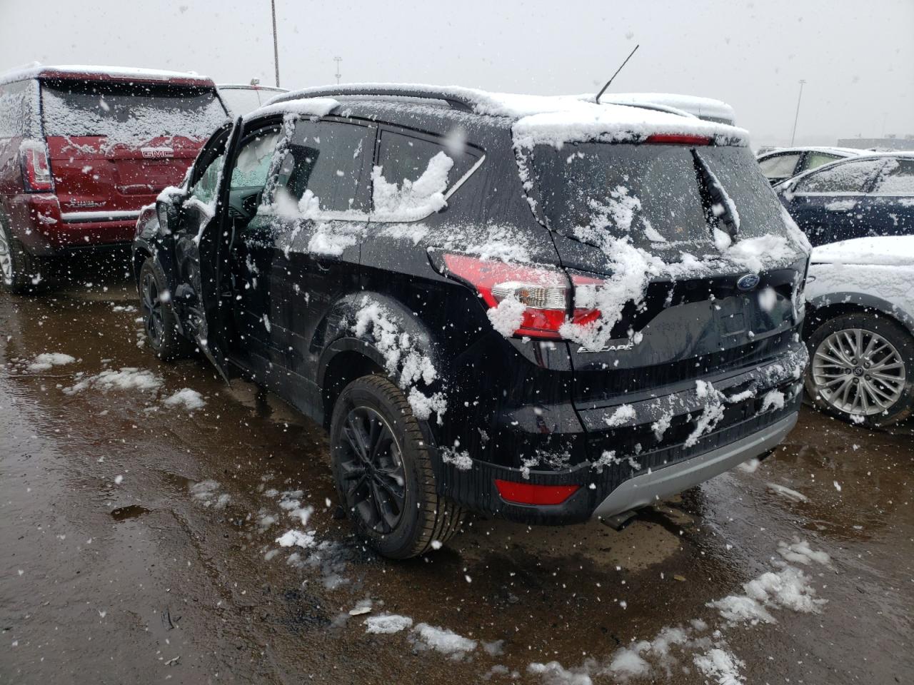 Photo 3 from auction – 2017 FORD ESCAPE SE with VIN 1FMCU0GD7HUE91628