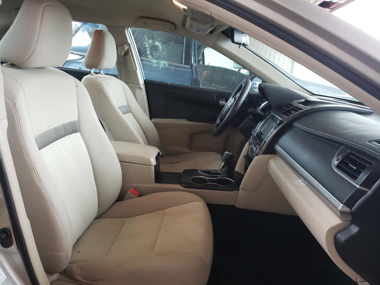Photo 5 from auction – 2014 TOYOTA CAMRY L with VIN 4T4BF1FK9ER355157