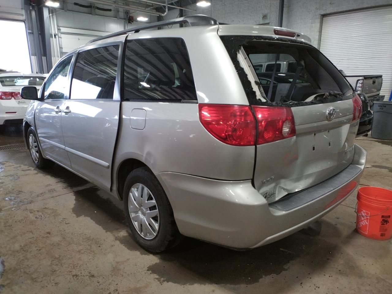 Photo 3 from auction – 2007 TOYOTA SIENNA CE with VIN 5TDZK23C97S093188