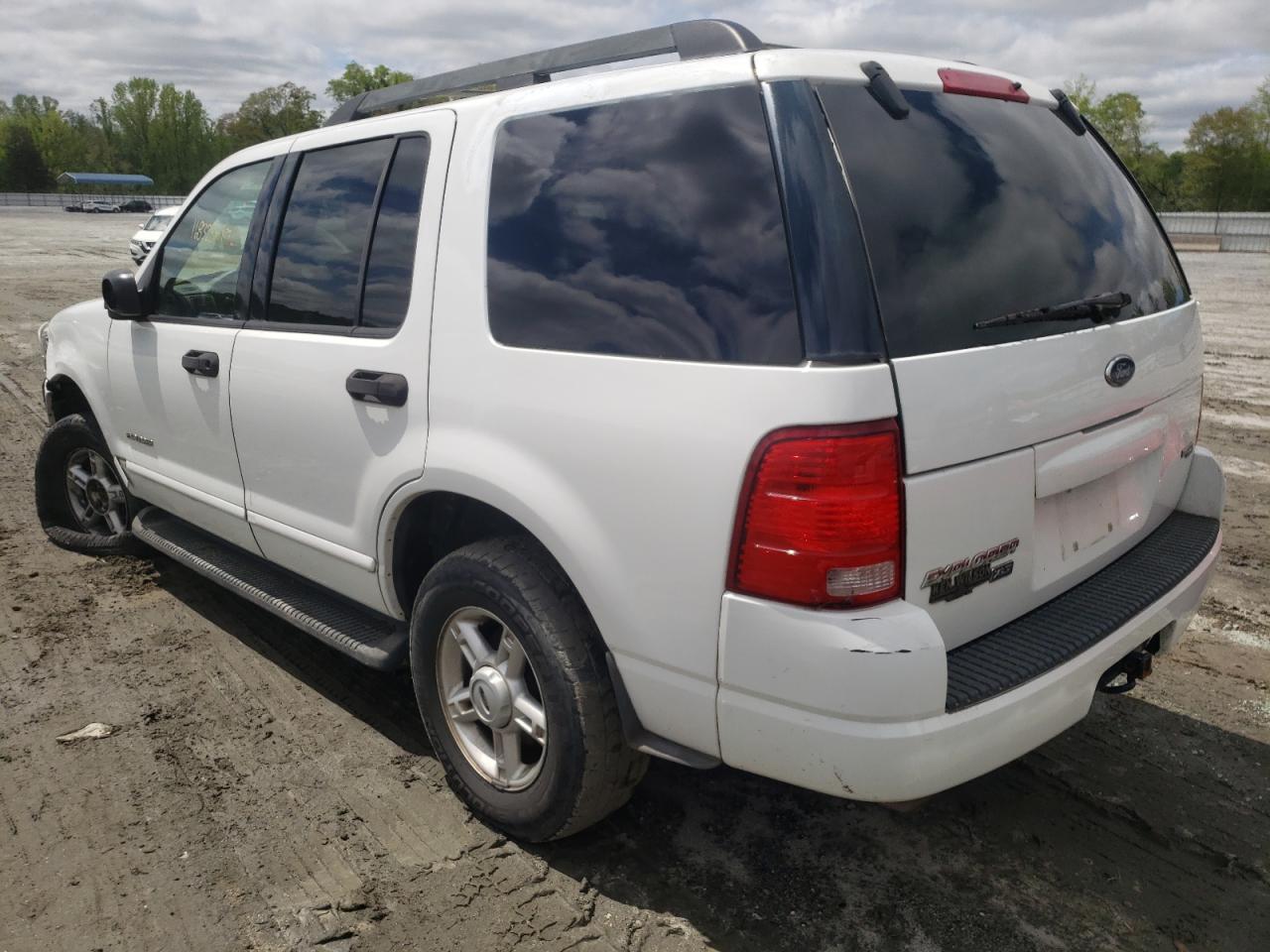 Photo 3 from auction – 2005 FORD EXPLORER X with VIN 1FMZU73K05UB28980