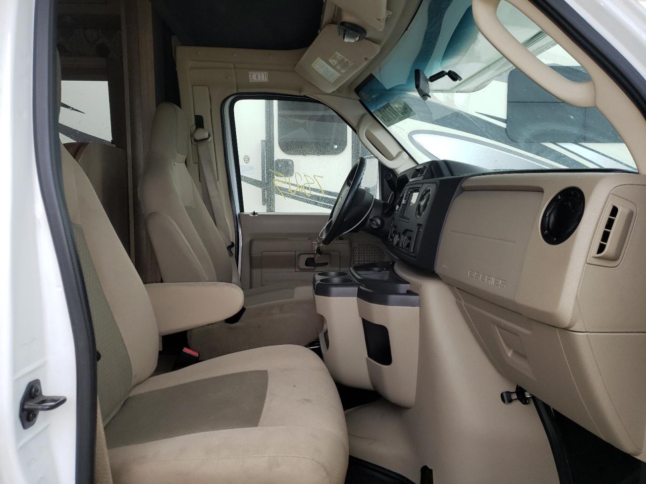 Photo 5 from auction – 2014 FORD ECONOLINE with VIN 1FDWE3FSXEDB15674