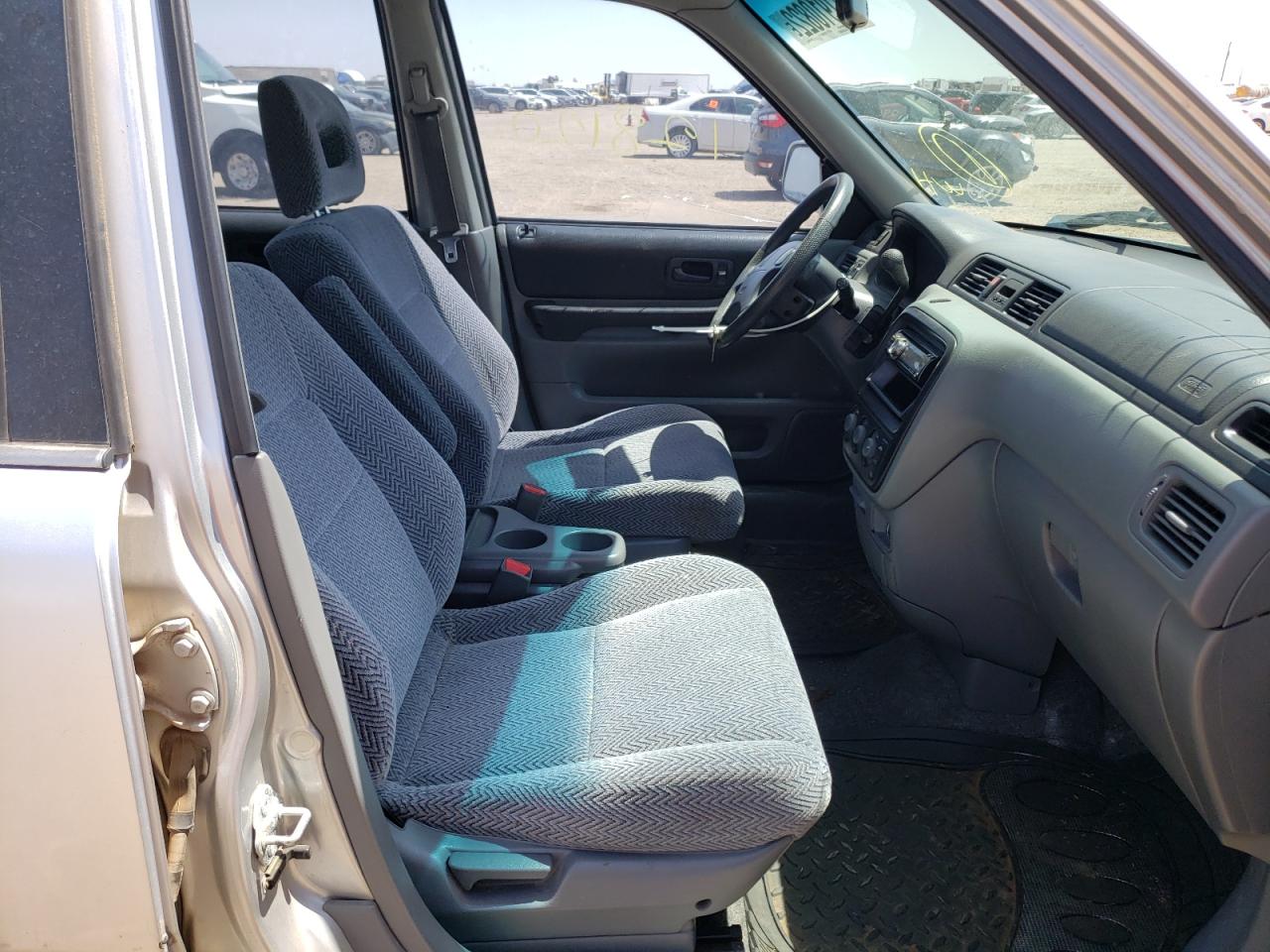 Photo 5 from auction – 1998 HONDA CR-V EX with VIN JHLRD1869WC049184