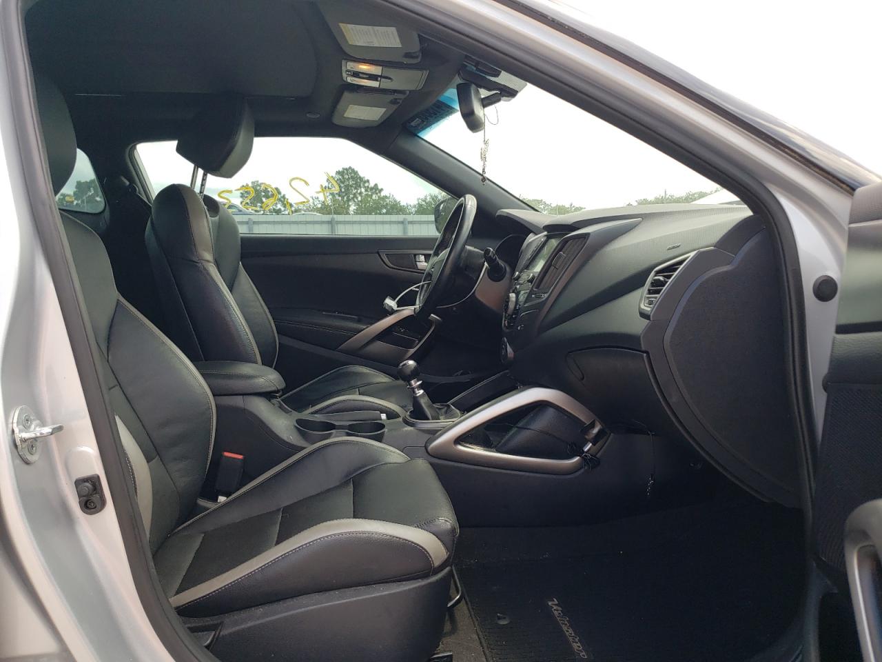 Photo 5 from auction – 2016 HYUNDAI VELOSTER T with VIN KMHTC6AEXGU256419