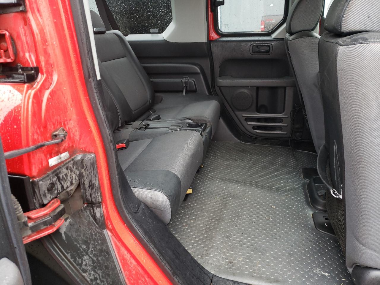 Photo 6 from auction – 2005 HONDA ELEMENT EX with VIN 5J6YH28685L011828