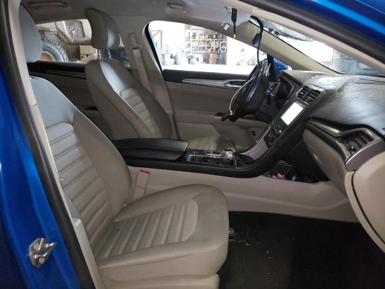 Photo 5 from auction – 2019 FORD FUSION SE with VIN 3FA6P0LU0KR100774