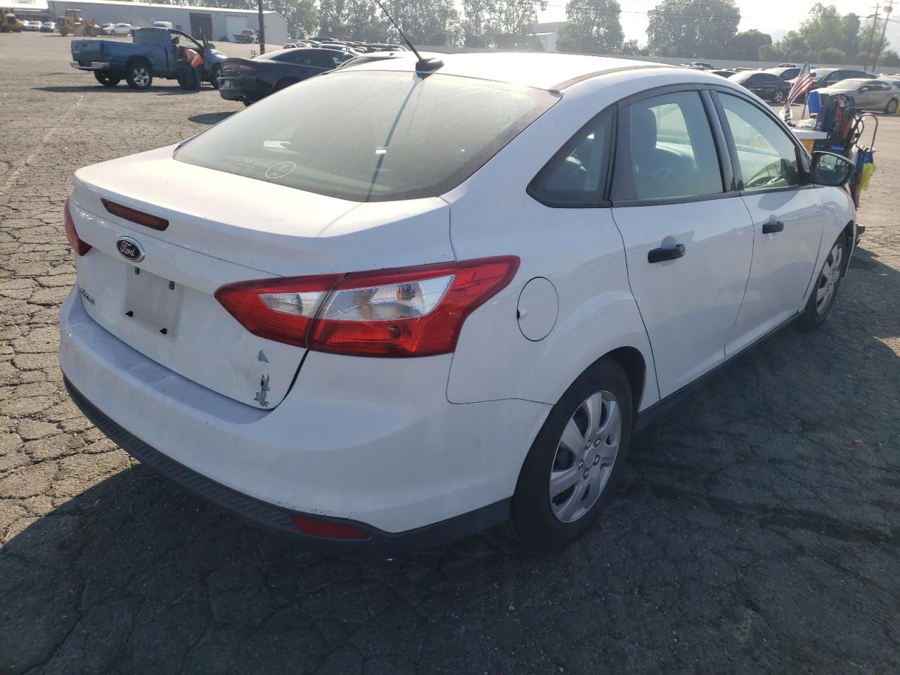 Photo 4 from auction – 2014 FORD FOCUS S with VIN 1FADP3E20EL156804