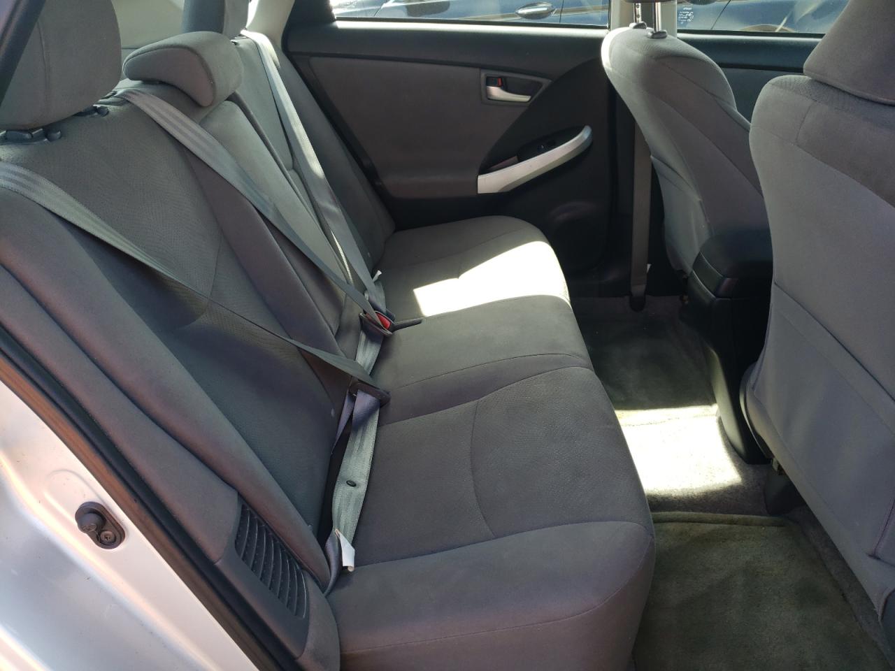 Photo 6 from auction – 2013 TOYOTA PRIUS with VIN JTDKN3DU7D5629949