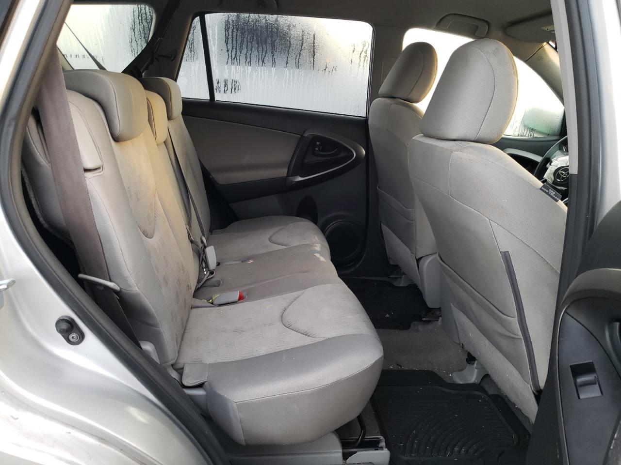 Zdjęcie 6 z aukcji – 2010 TOYOTA RAV4 z VIN JTMBF4DV5AD037110