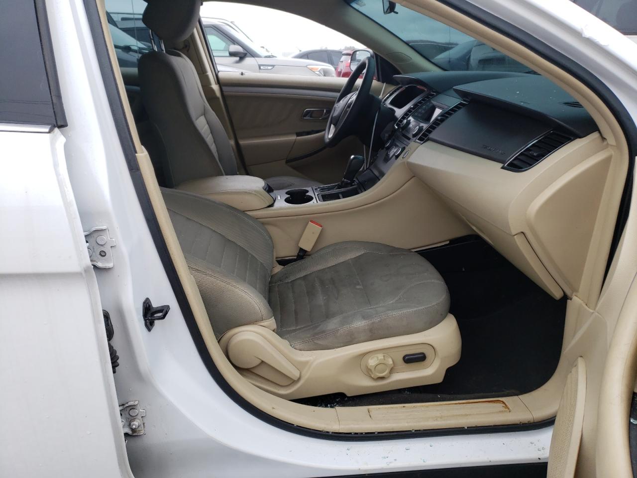 Photo 5 from auction – 2015 FORD TAURUS SE with VIN 1FAHP2D81FG121314