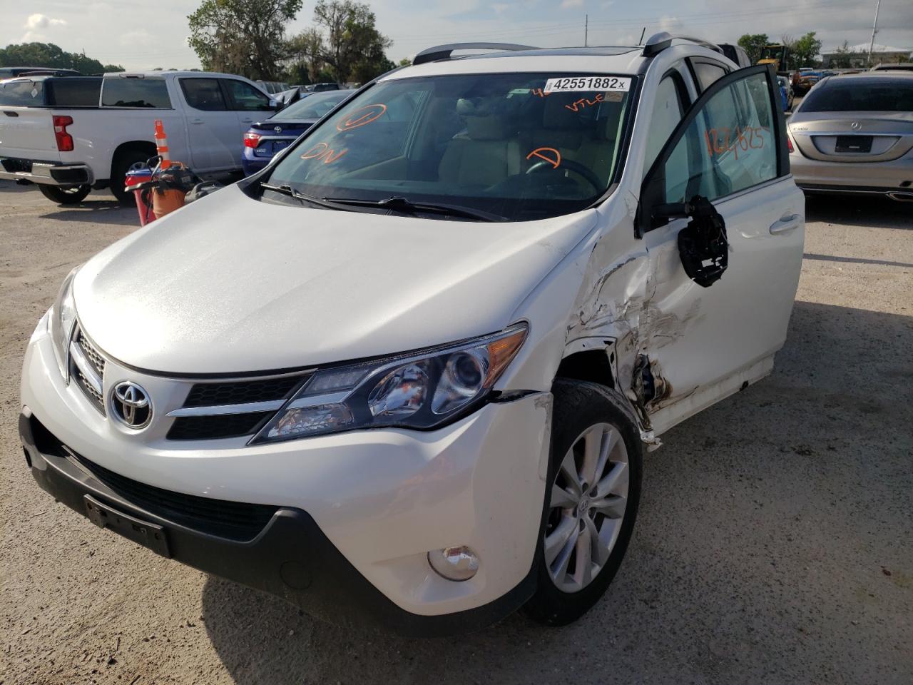 Photo 2 from auction – 2013 TOYOTA RAV4 LIMIT with VIN 2T3DFREV2DW057780