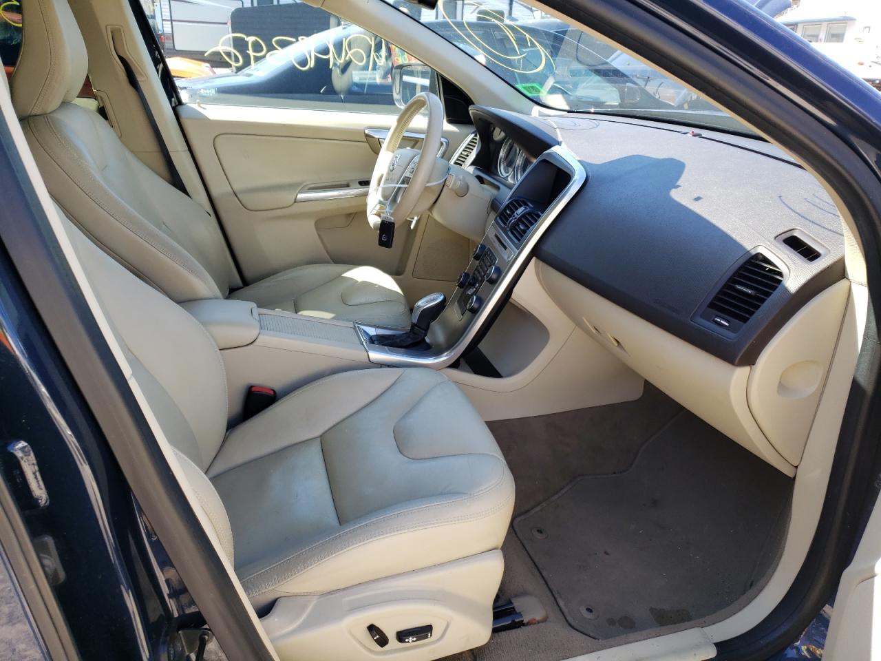 Photo 5 from auction – 2013 VOLVO XC60 3.2 with VIN YV4940DZ5D2409235