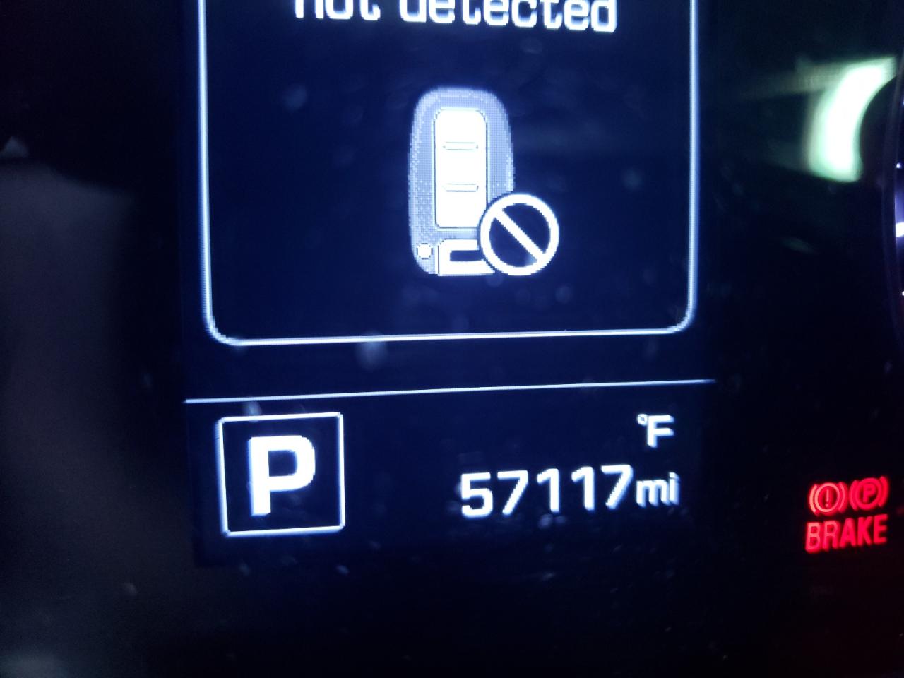Photo 8 from auction – 2016 HYUNDAI VELOSTER T with VIN KMHTC6AE2GU273487