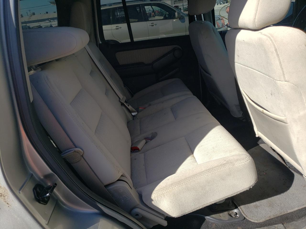 Photo 6 from auction – 2008 FORD EXPLORER X with VIN 1FMEU63E28UA68305